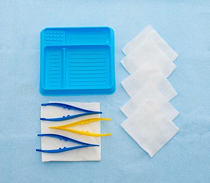 Multigate Medical Basic Dressing Pack with 5 Non-woven Swabs. Box of 160