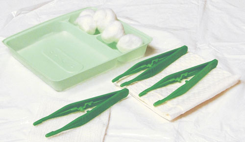 Sage Basic Dressing Pack No.1 with 2 Gauze Swabs and 5 Cotton Balls. Box of 220