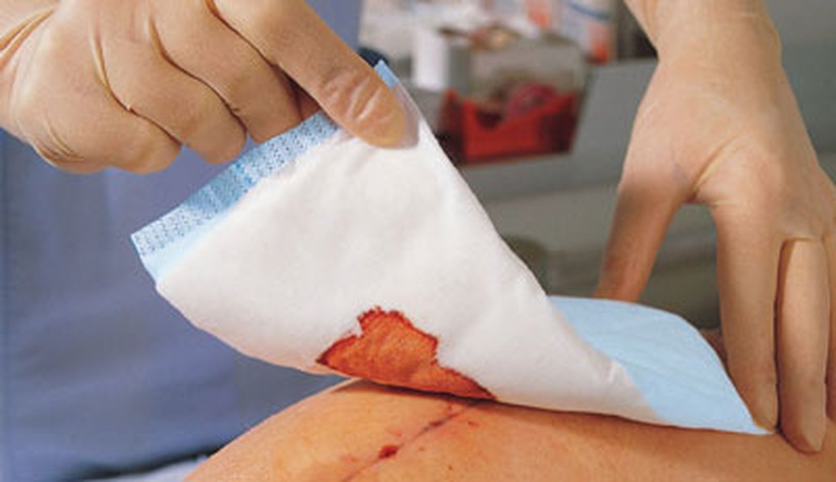 Zetuvit Absorbent Dressing 20cm x 40cm. Box of 5